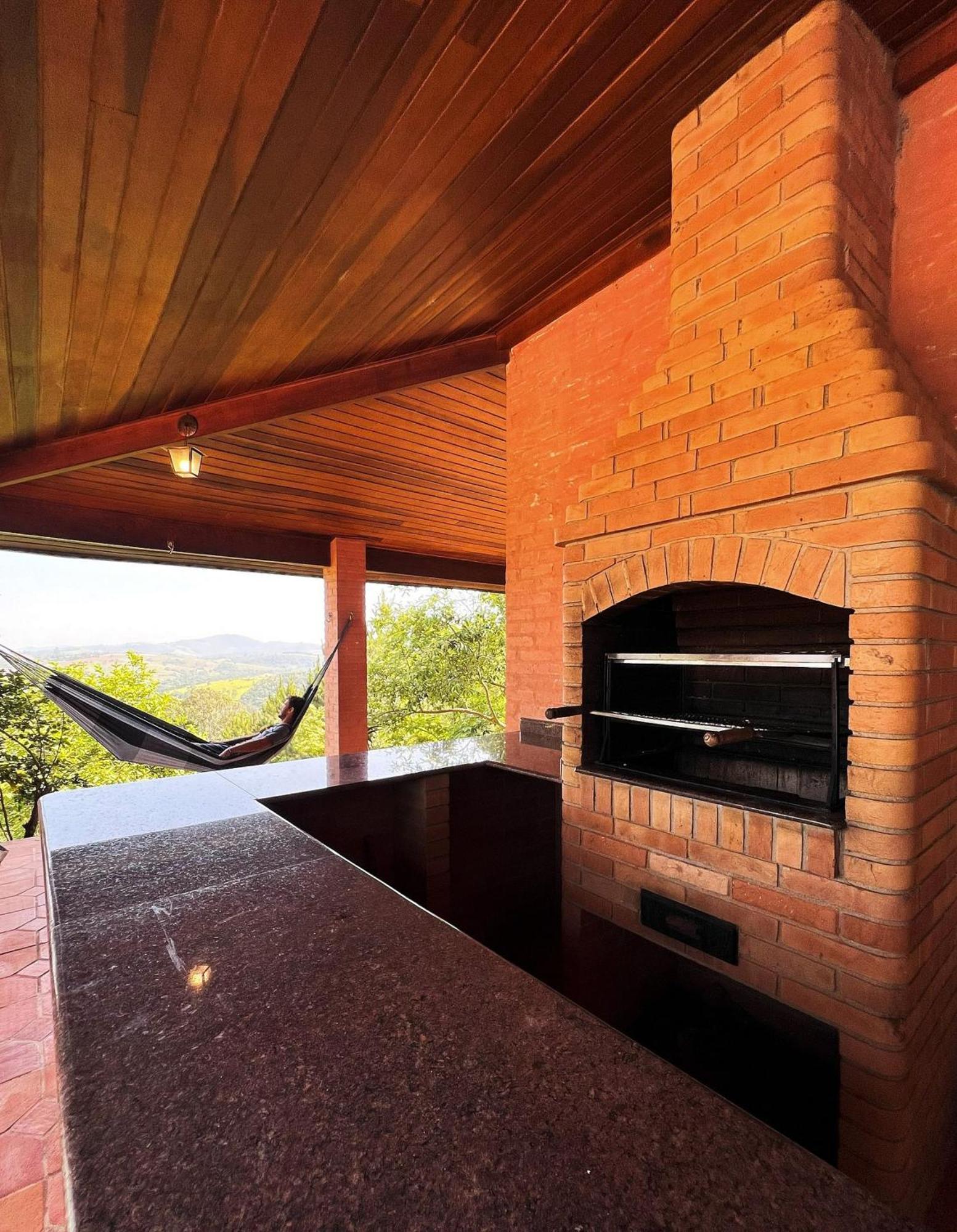 Casa De Campo Araxa Na Montanha Com Piscina ピラカイア エクステリア 写真
